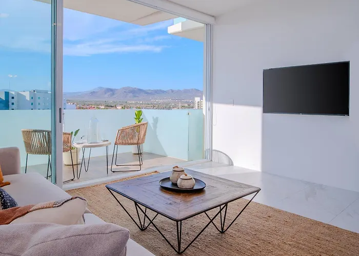 Brand New Luxury 2 Bedroom Apartment